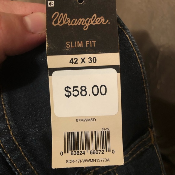 Bran new wrangler 42/30 pet free home - Picture 3 of 3